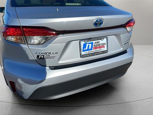 Used 2025 Toyota Corolla image 12