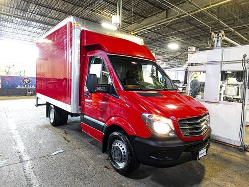 Used 2016 Freightliner Sprinter 3500 RWD image 1