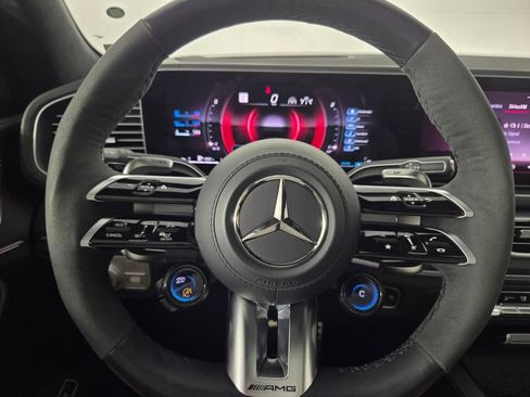 Used 2025 Mercedes-Benz GLS 63 AMG 4MATIC image 16