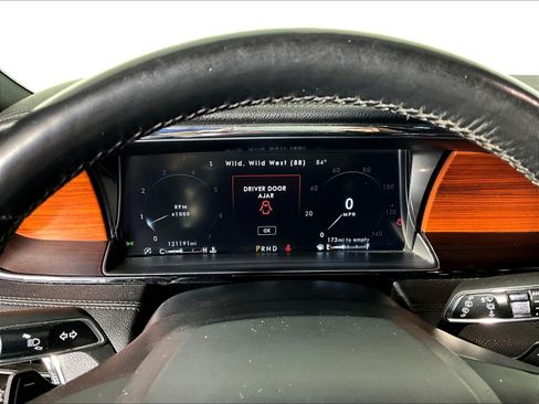 Used 2019 Lincoln Navigator L Select AWD/4WD image 13