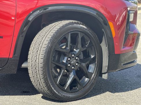 Used 2024 Chevrolet Traverse RS w/ LPO, Floor Liner Package image 12