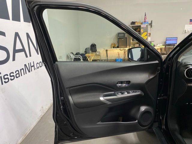 Certified 2023 Nissan Kicks SV FWD image 9