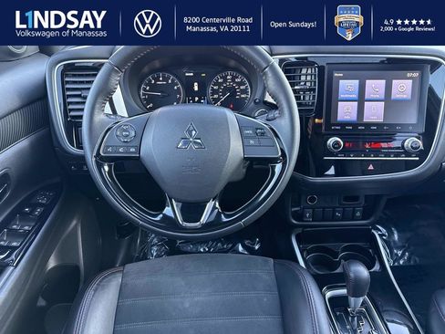 Used 2020 Mitsubishi Outlander AWD image 12