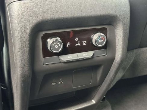 Used 2025 Chevrolet Traverse LT AWD/4WD image 15