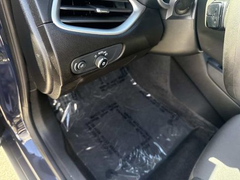 Used 2025 Chevrolet Malibu LT image 24