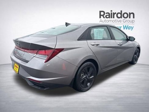 Used 2022 Hyundai Elantra SEL image 8