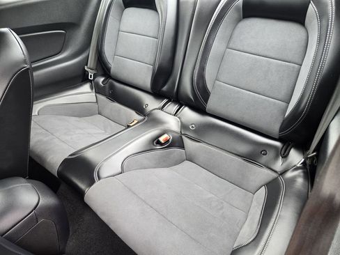 Used 2019 Ford Mustang Shelby GT350 w/ Technology Package RWD image 28