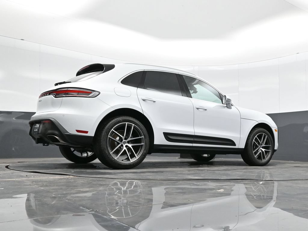Certified 2026 Porsche Macan AWD/4WD image 38