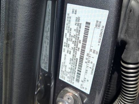 Used 2022 Ford Escape Titanium image 22