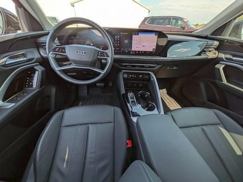 Certified 2025 Audi Q5 Premium AWD/4WD image 11