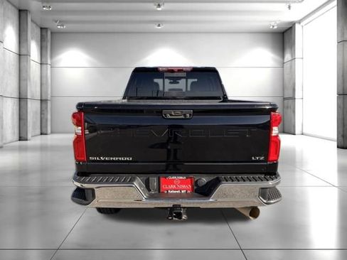 Used 2021 Chevrolet Silverado 2500 LTZ w/ LTZ Convenience Package AWD/4WD image 7