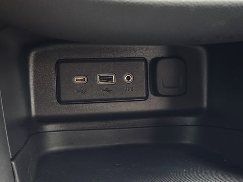 Used 2023 Chevrolet Equinox LT FWD image 20