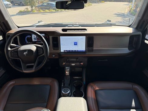 Used 2023 Ford Bronco Outer Banks w/ Sasquatch Package image 4