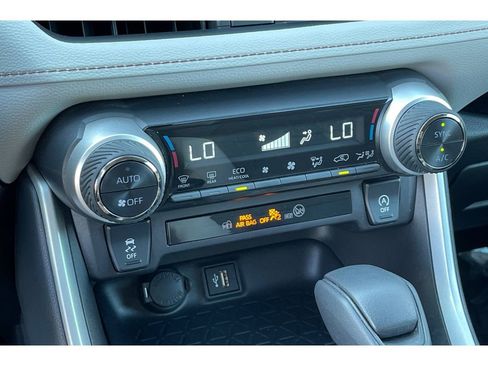 Used 2024 Toyota RAV4 XLE image 27