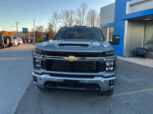 New 2025 Chevrolet Silverado 3500 LT image 8