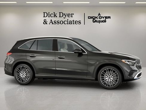 Used 2026 Mercedes-Benz GLC 300 image 3