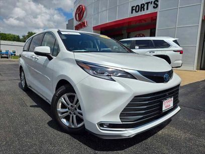 Certified 2022 Toyota Sienna Platinum