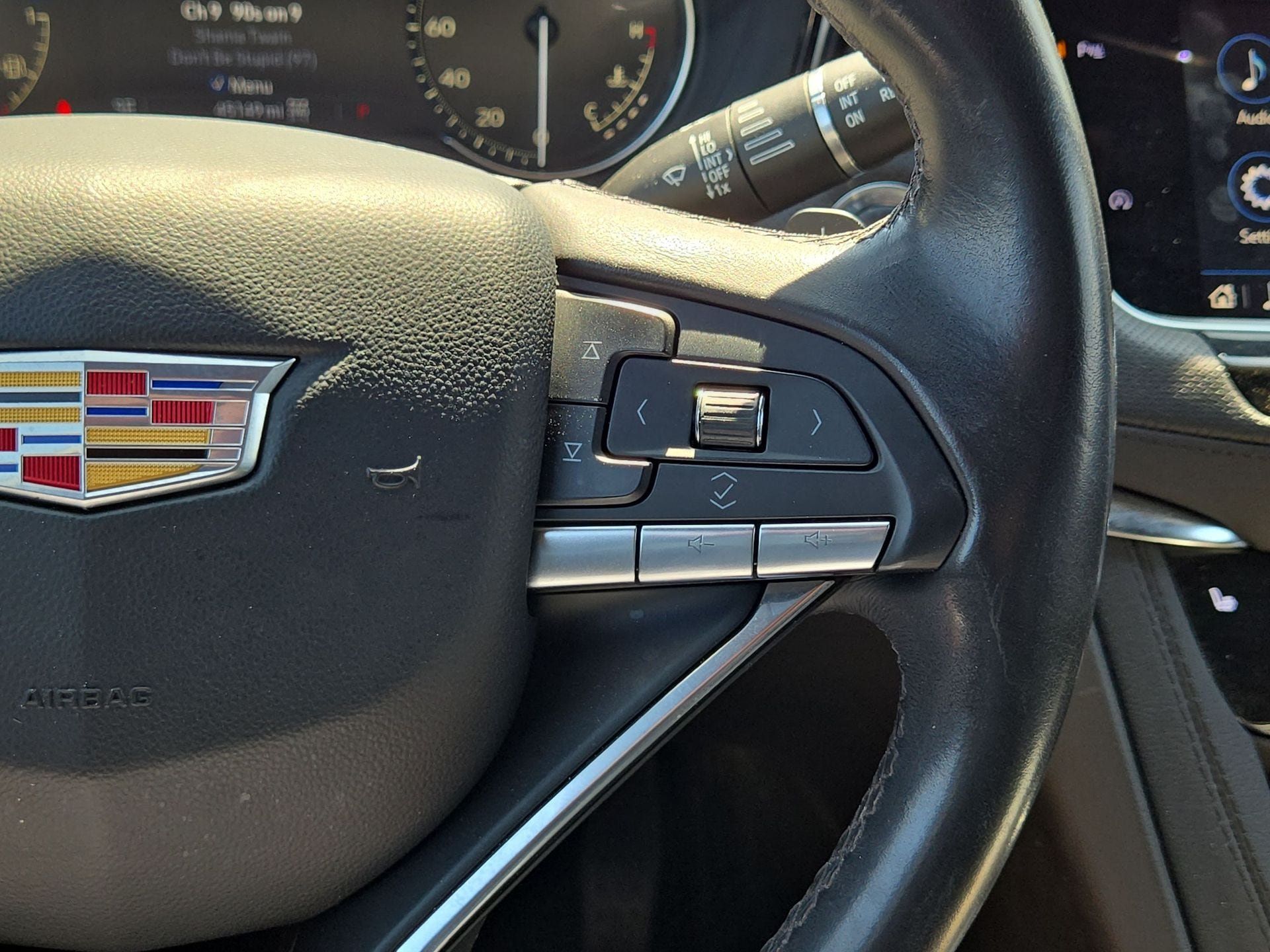Used 2024 Cadillac XT6 Luxury AWD/4WD image 21