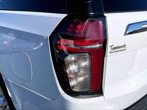 Used 2021 Chevrolet Suburban Premier w/ Premium Package image 23