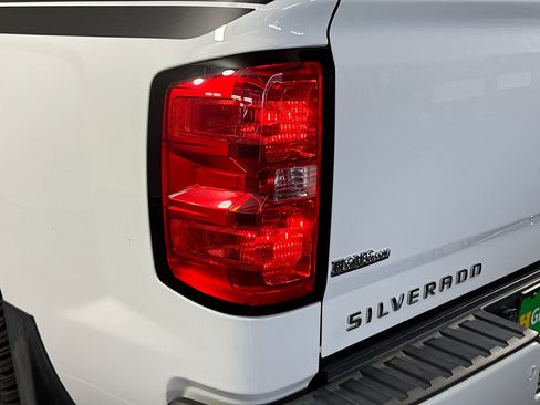 Used 2018 Chevrolet Silverado 1500 LT image 34