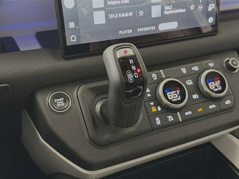 Used 2025 Land Rover Defender 110 S image 19