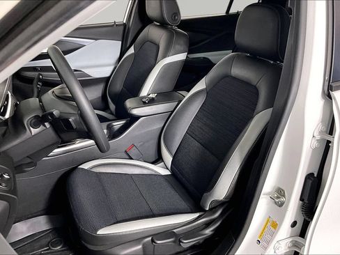 Certified 2024 Buick Envista Preferred w/ Advanced Safety Package FWD image 20