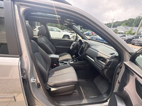 Used 2025 Subaru Forester Premium AWD/4WD image 54