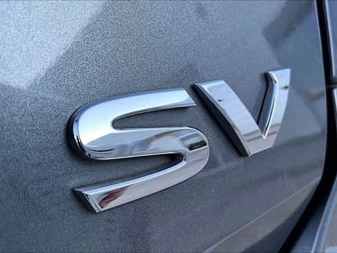 Used 2019 Nissan Rogue SV FWD image 9