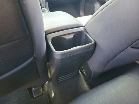 Used 2022 Toyota Tacoma SR5 w/ Technology Package image 11