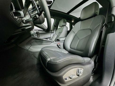 New 2026 Porsche Macan AWD/4WD image 5