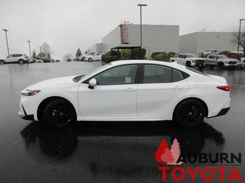 Certified 2025 Toyota Camry SE w/ Convenience Package image 7