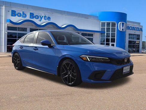 Used 2024 Honda Civic Sport Touring image 3