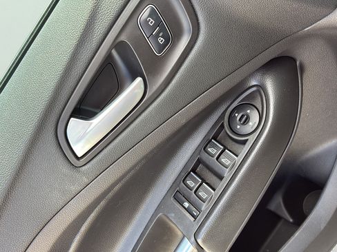 Used 2017 Ford Escape SE w/ Equipment Group 201A FWD image 21