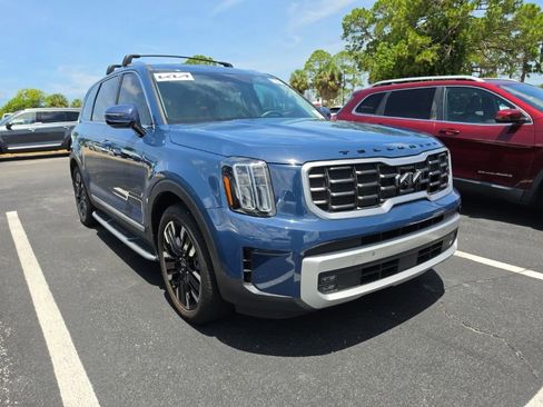 Used 2025 Kia Telluride SX FWD image 3