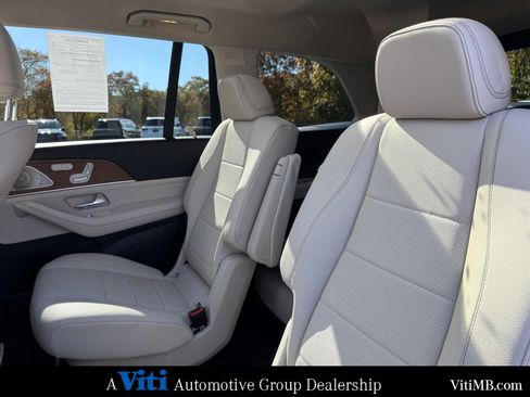 Certified 2022 Mercedes-Benz GLS 450 4MATIC image 22