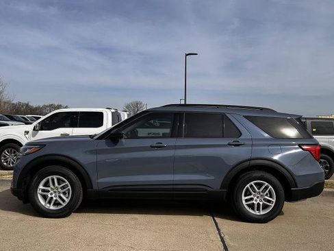 New 2026 Ford Explorer Active RWD image 30
