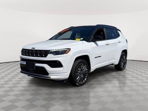 Used 2023 Jeep Compass High Altitude AWD/4WD image 3