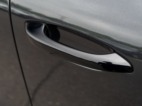 Certified 2024 Porsche Macan S AWD/4WD image 18