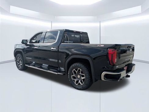 Used 2022 GMC Sierra 1500 SLT w/ SLT Premium Plus Package AWD/4WD image 4