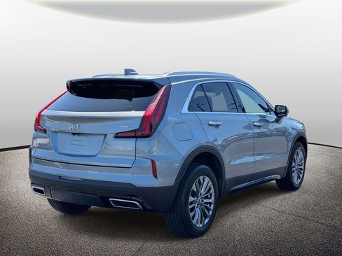 Used 2025 Cadillac XT4 Premium Luxury AWD/4WD image 2
