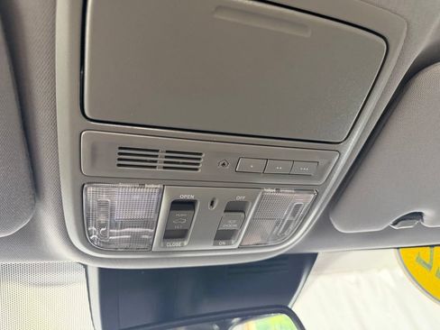 Used 2022 Honda CR-V Touring image 25