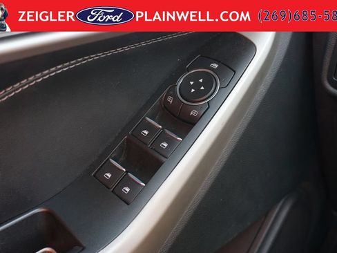 Used 2022 Ford Explorer XLT AWD/4WD image 30