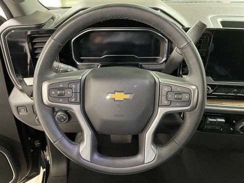 Used 2023 Chevrolet Silverado 1500 LT AWD/4WD image 14