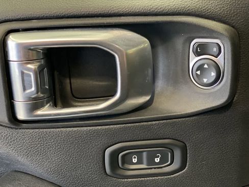 Used 2021 Jeep Wrangler Sahara w/ Cold Weather Group image 16