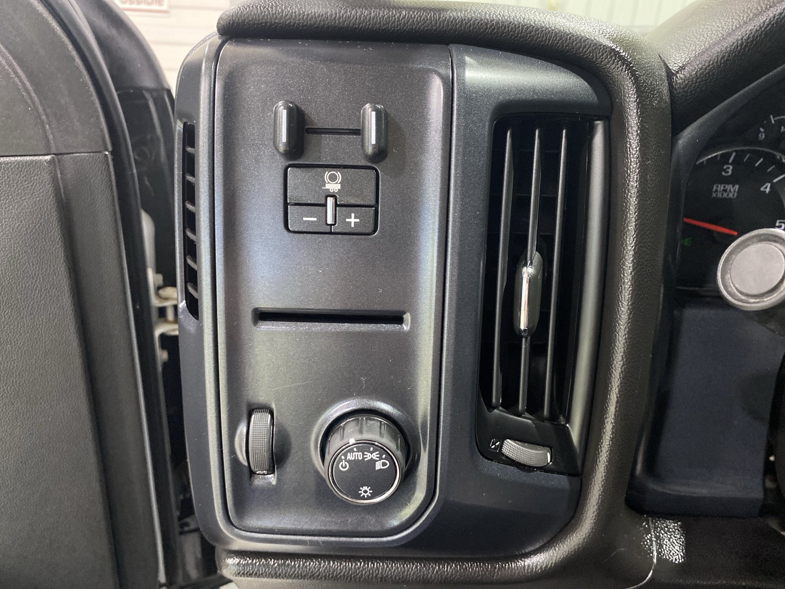 Used 2018 Chevrolet Silverado 2500 W/T w/ WT Fleet Convenience Package AWD/4WD image 21