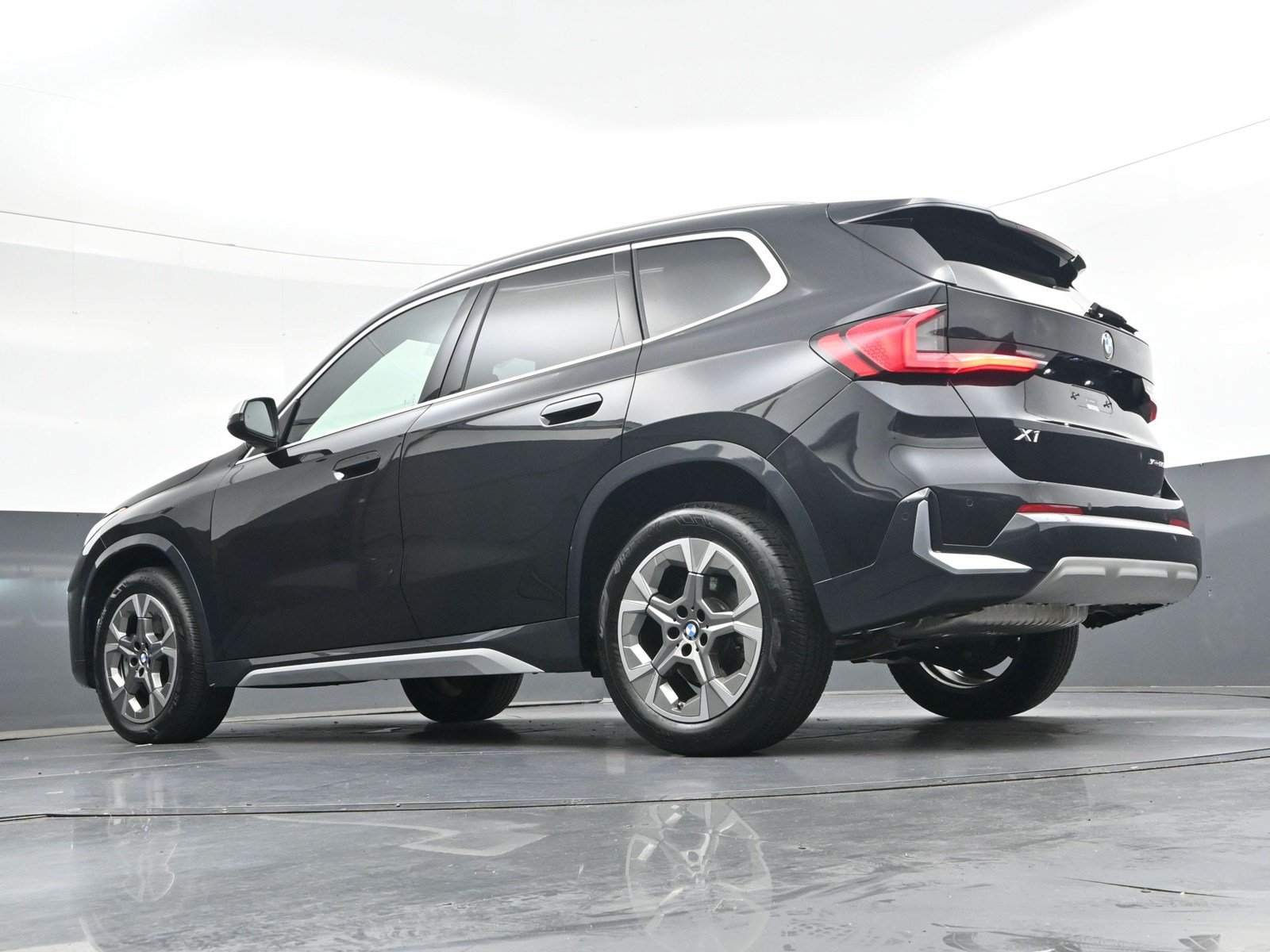 Used 2024 BMW X1 xDrive28i AWD/4WD image 48