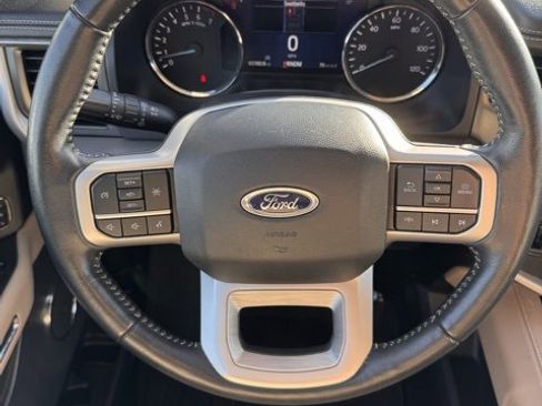Used 2024 Ford Expedition XLT image 29