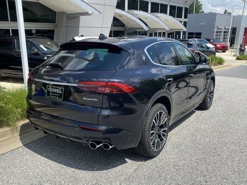 New 2025 Maserati Grecale GT image 5