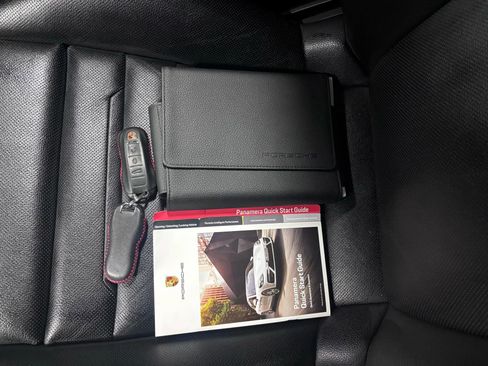Used 2018 Porsche Panamera 4 image 32