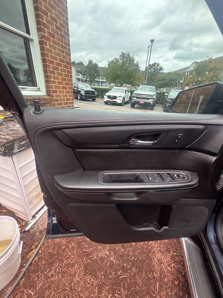 Used 2015 Chevrolet Traverse LT w/ Style and Technology Package AWD/4WD image 17